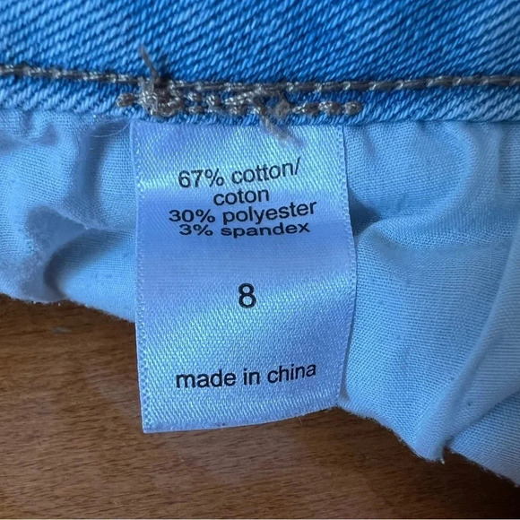 Maurices Denim Distressed Shorts Light Wash Size 8 - Picture 4 of 4